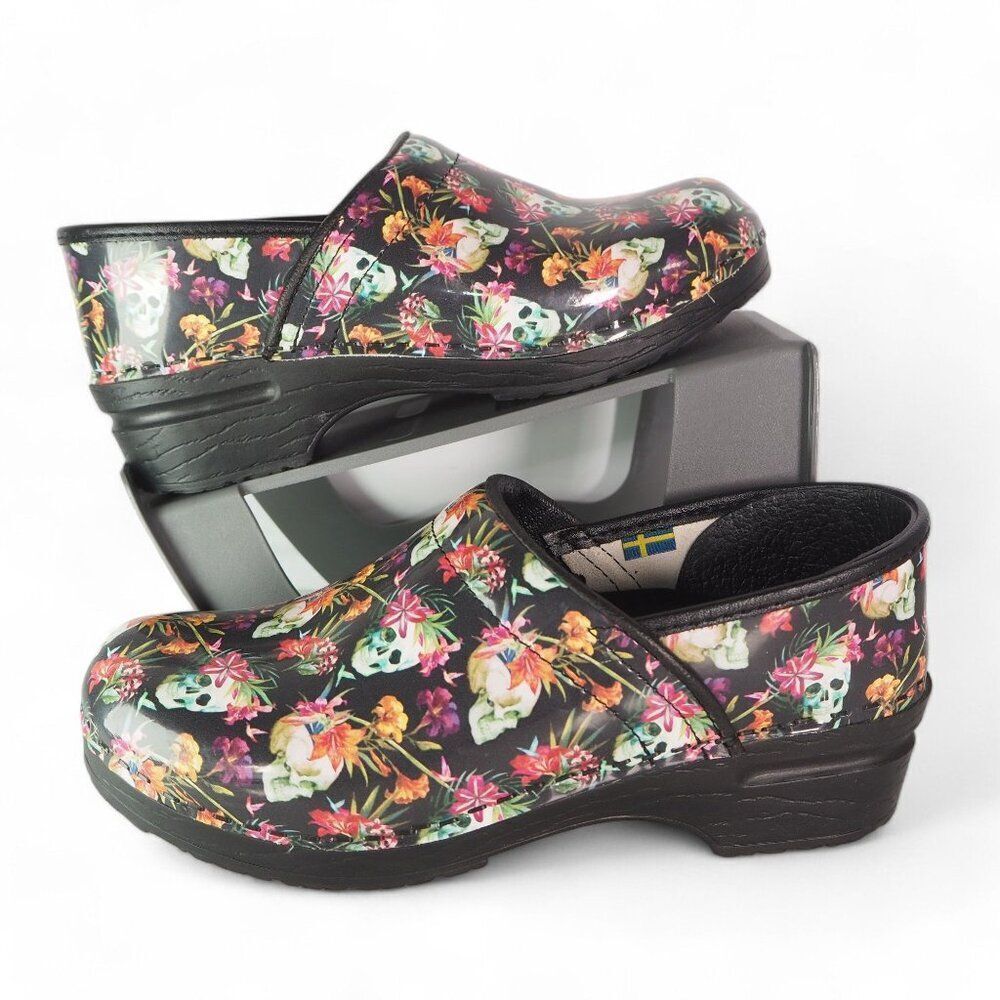 BJORK Professional‎ Moa Skull Print Leather Clogs Multicolor Women's 7-7.5/38